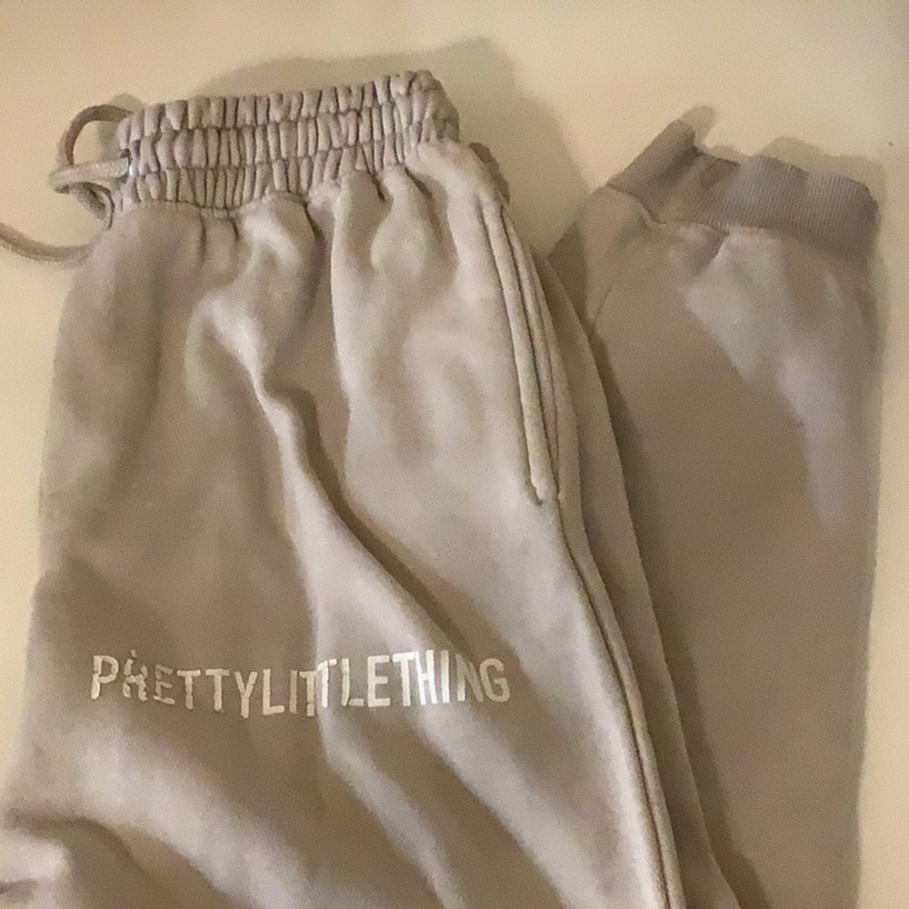PrettyLittleThing Light Gray Women's Joggers & Bodysuit. Preloved - Picture 2 of 5